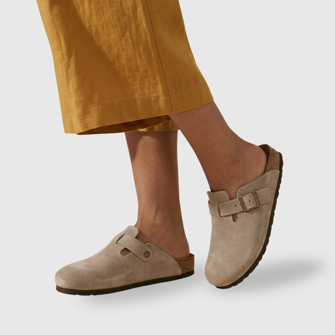 Sabots femme en daim semelle liège boucle réglable confort pieds ouverts