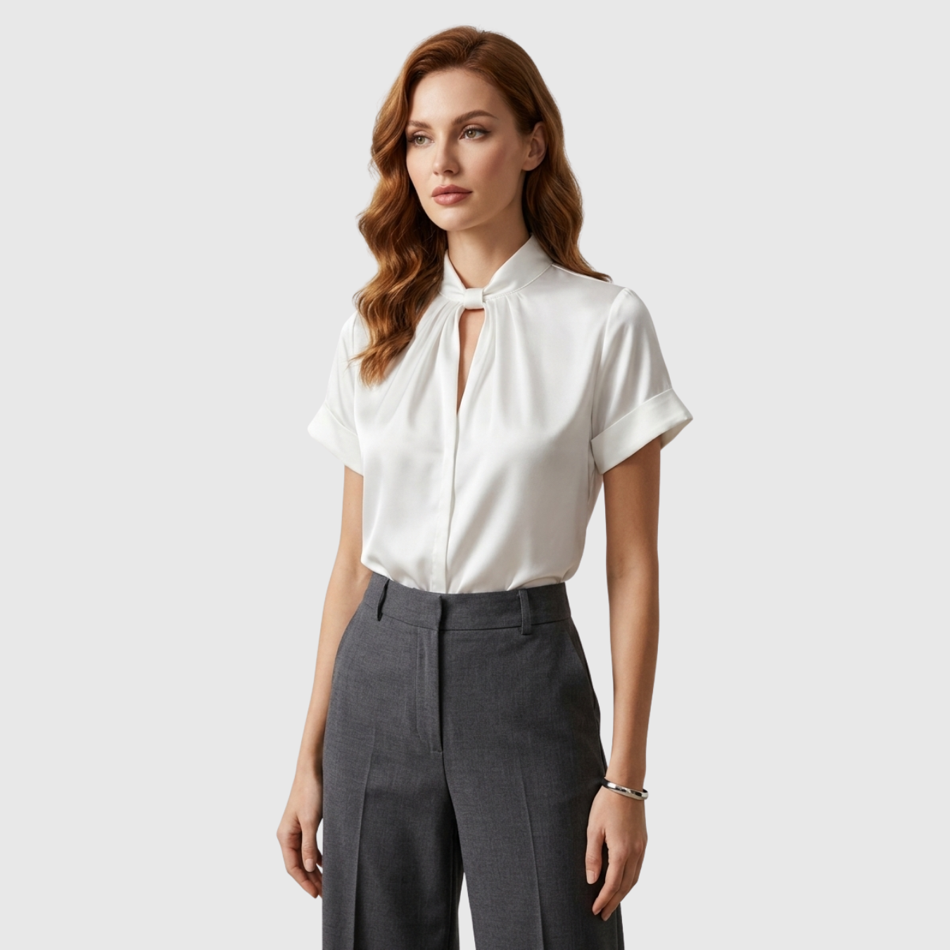 Chemisier femme satin manches courtes col montant ouverture goutte