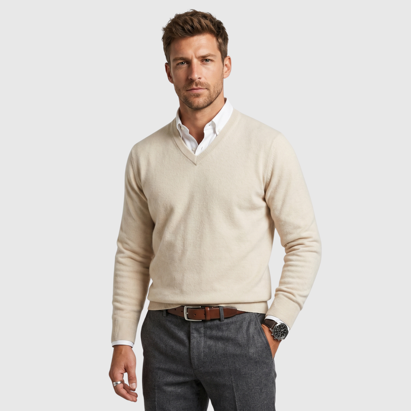 Pull homme laine polyester col V coupe légère manches longues