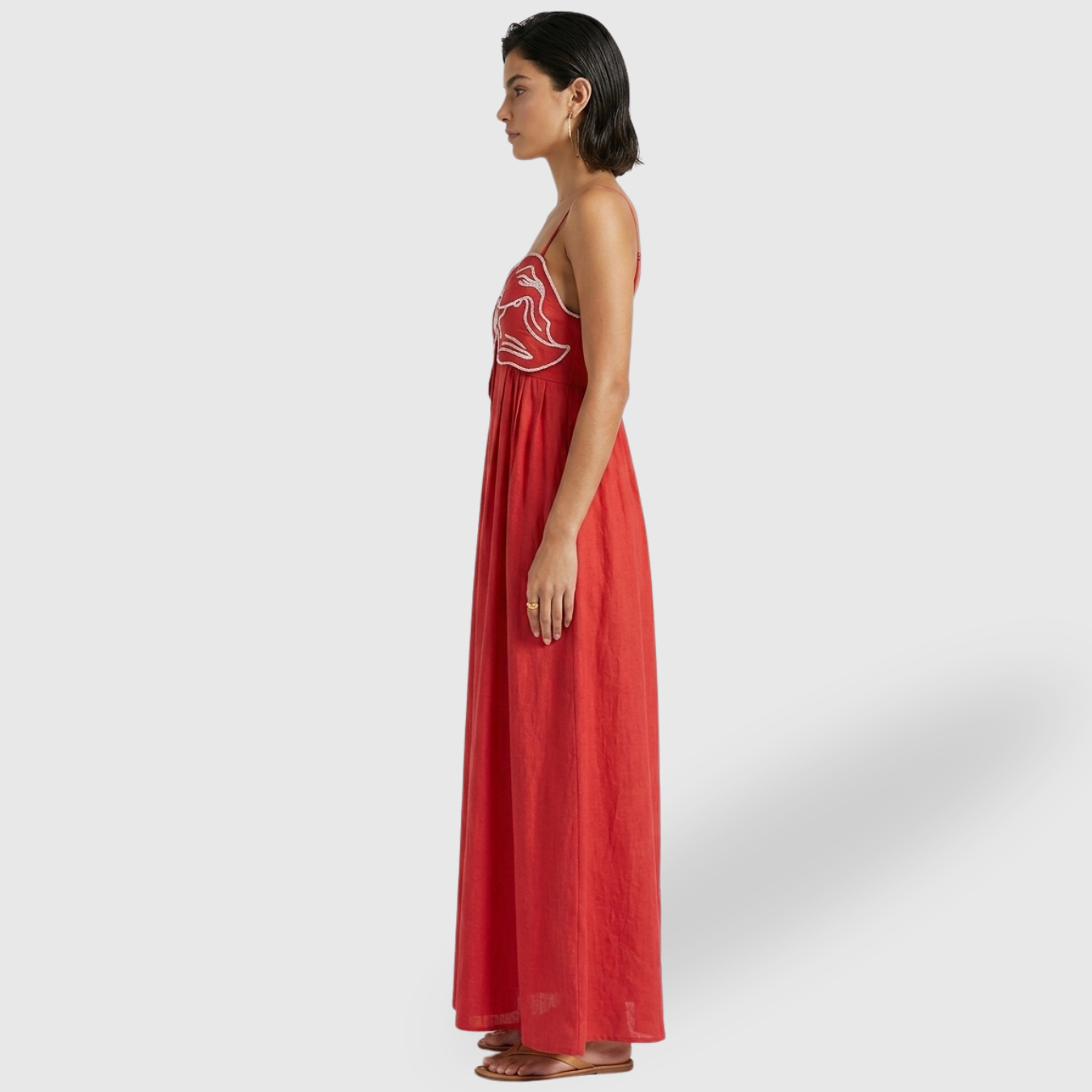 Robe midi femme brodée à bretelles fines coupe fluide sans manches