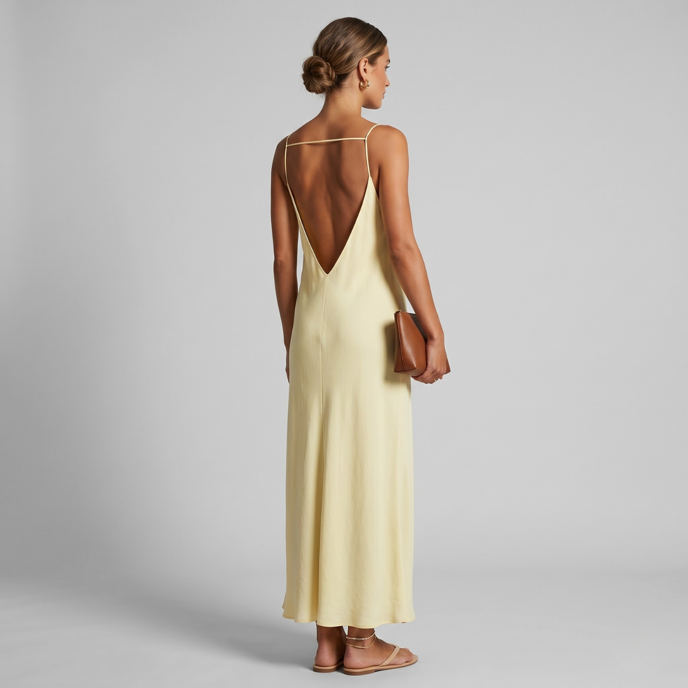 Robe longue dos nu femme bretelles fines coupe fluide