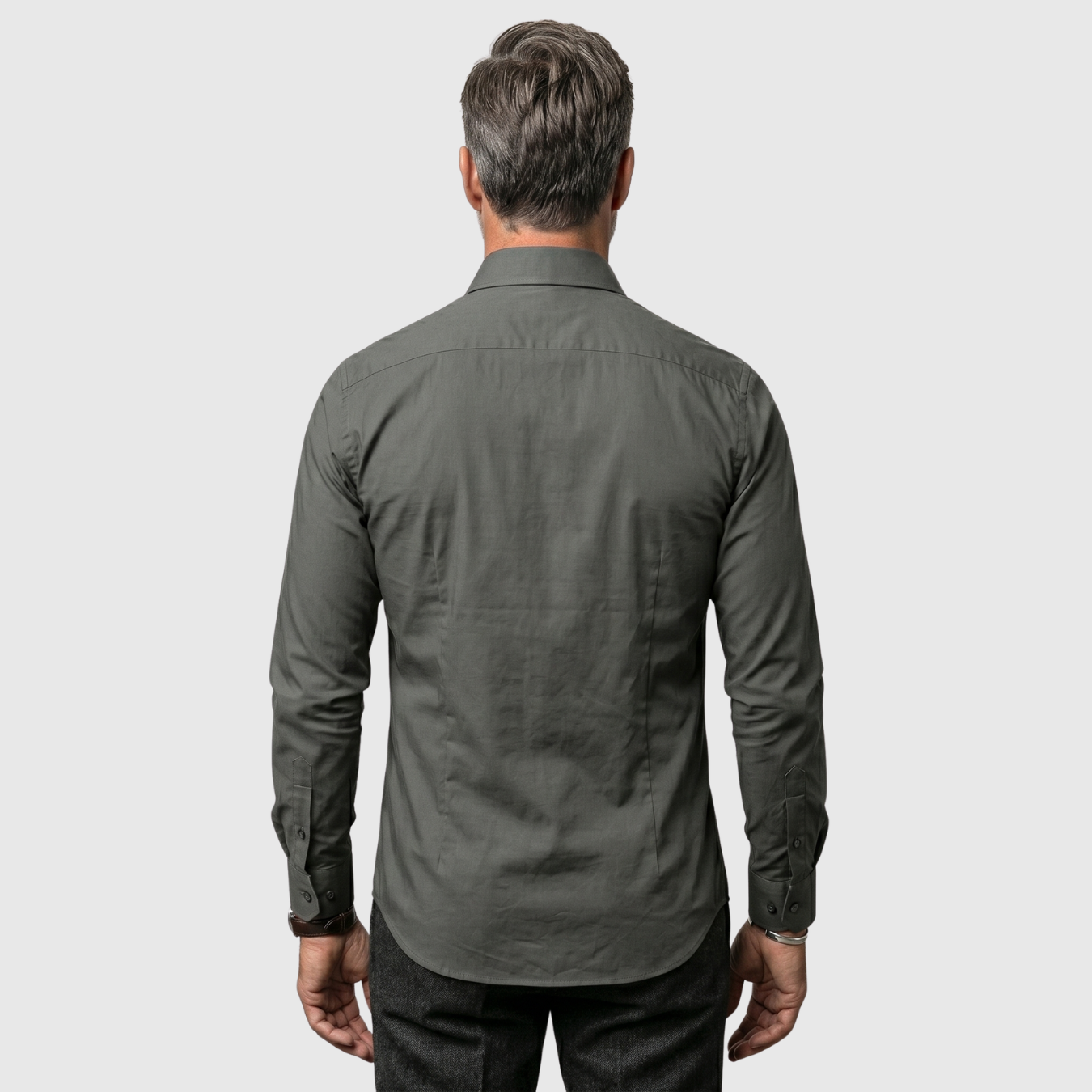 Chemise homme manches longues col classique coupe ajustée boutonnée