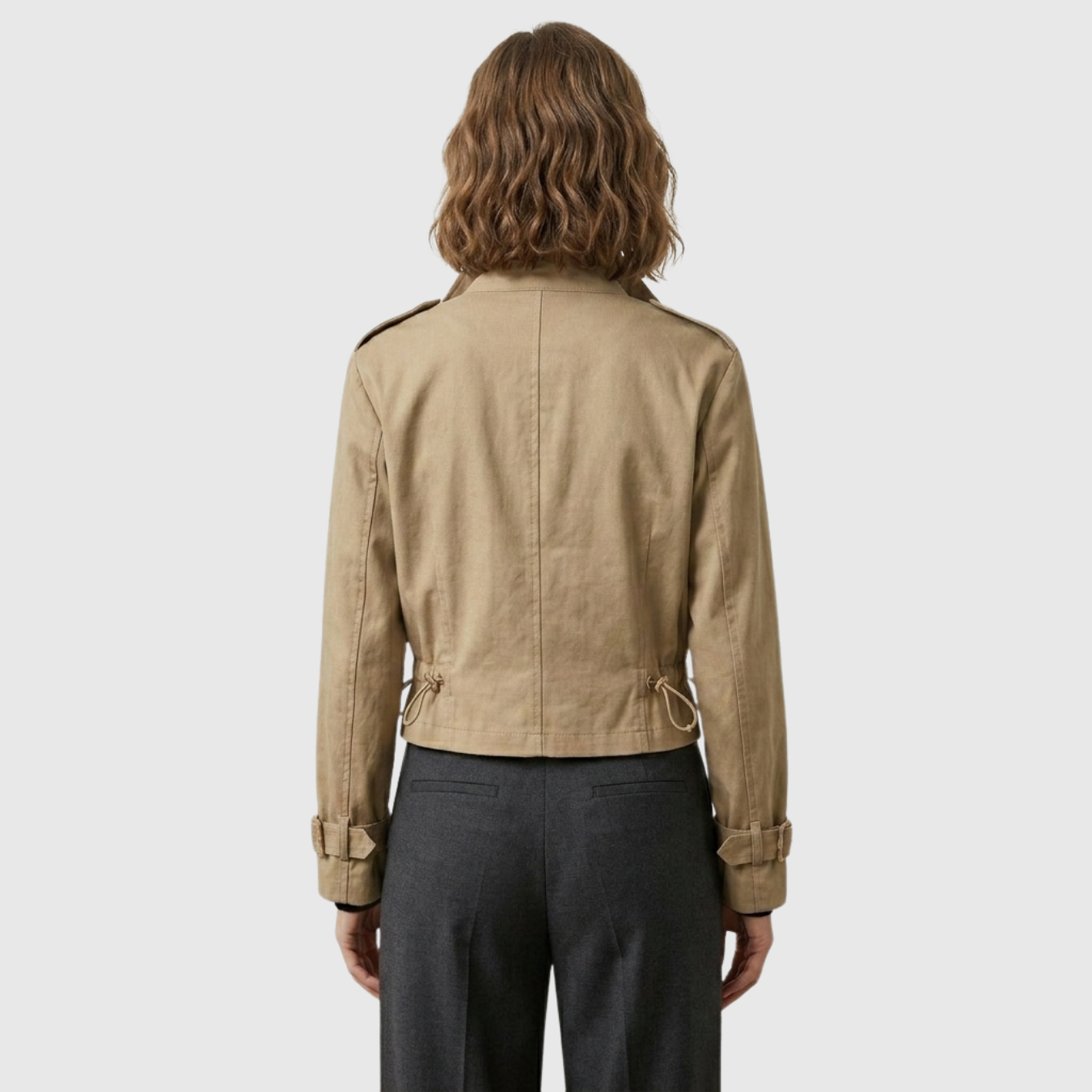 Veste femme courte utilitaire zippée avec cordon de serrage
