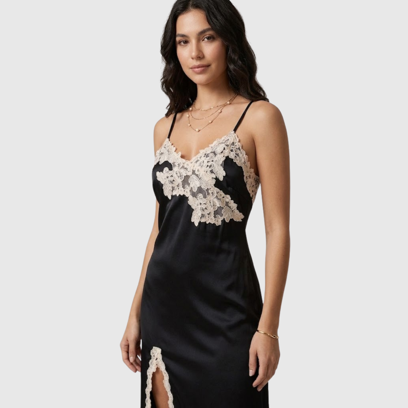 Nuisette satin femme robe de nuit bretelles fines dos nu longueur midi
