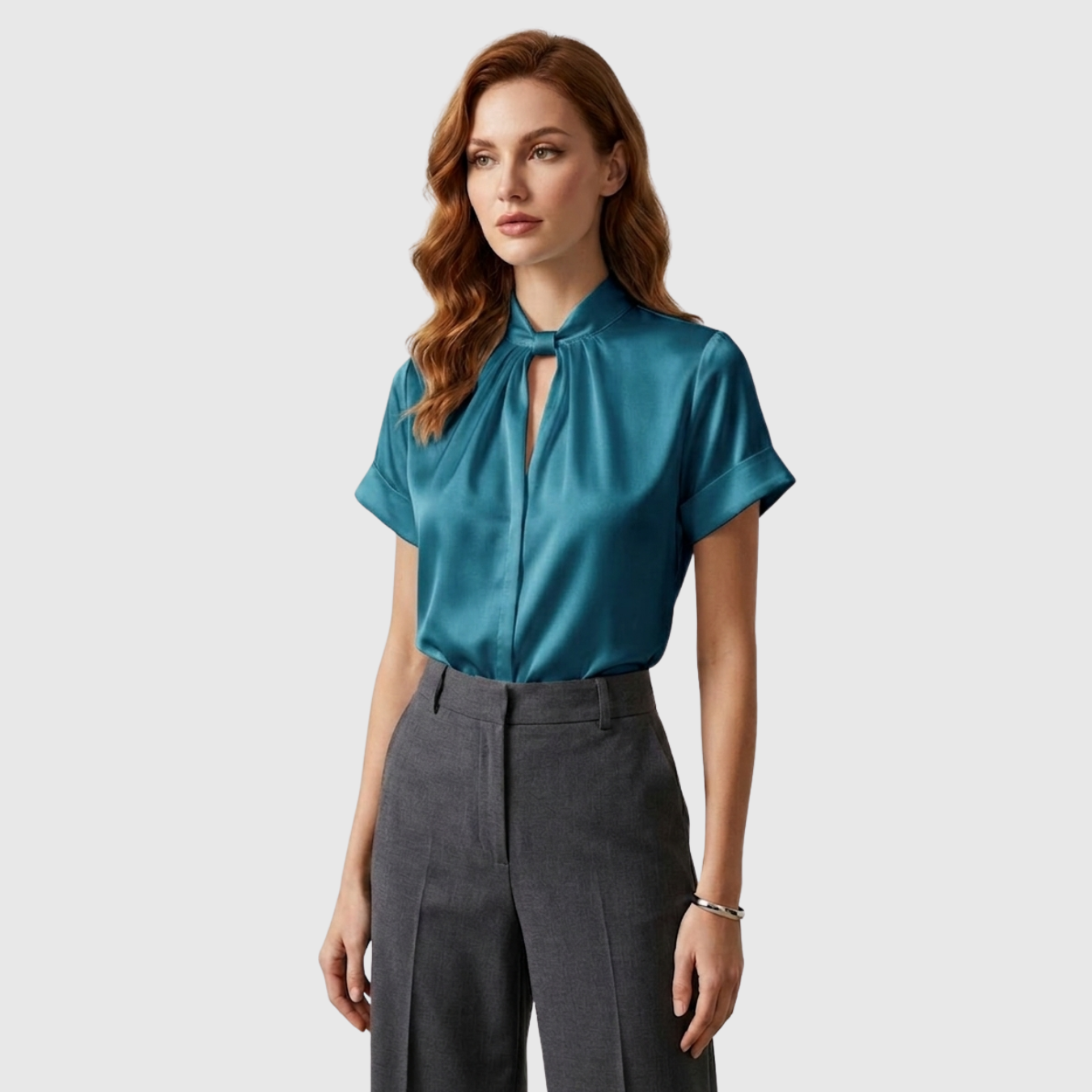 Chemisier femme satin manches courtes col montant ouverture goutte