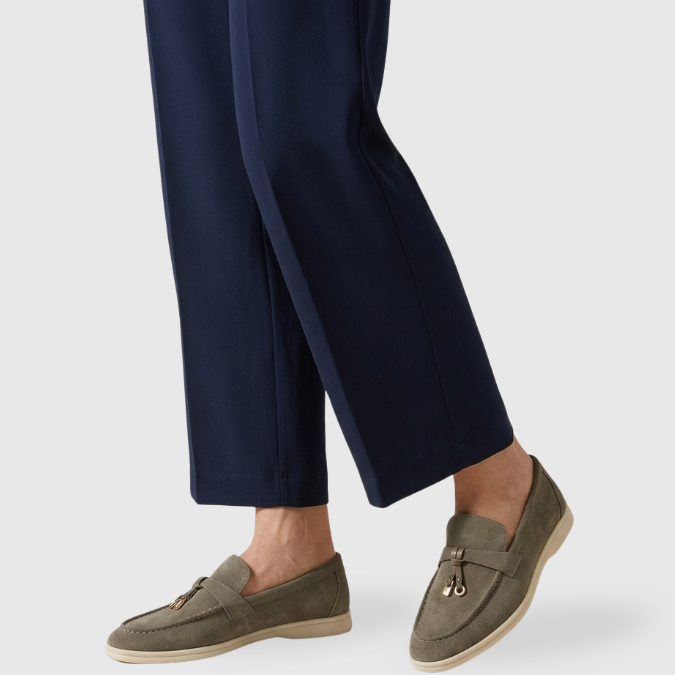 Mocassins femme daim semelle plate enfiler style classique