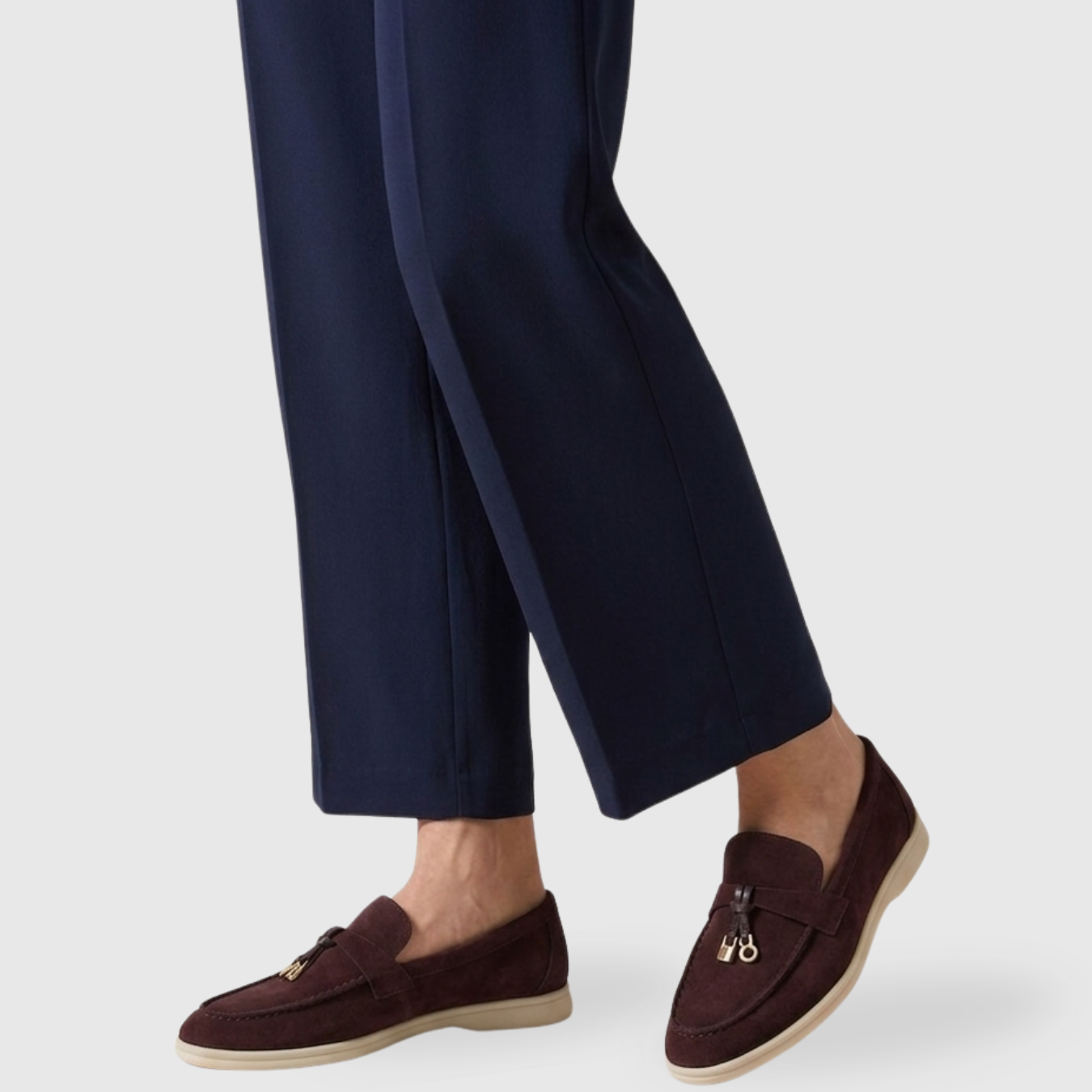 Mocassins femme daim semelle plate enfiler style classique