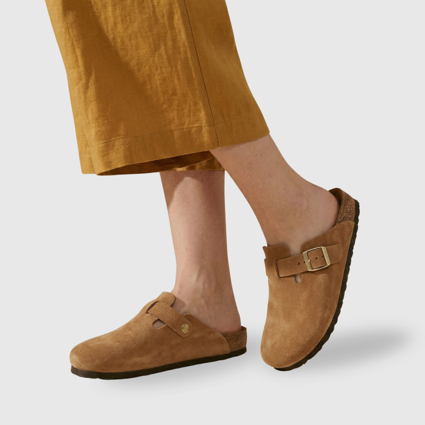 Sabots femme en daim semelle liège boucle réglable confort pieds ouverts