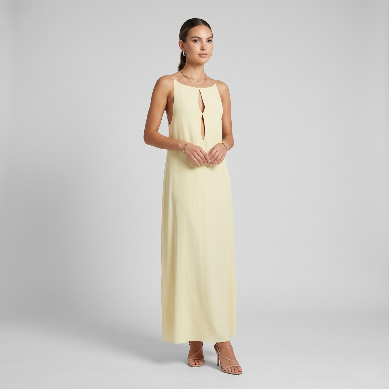 Robe longue dos nu femme bretelles fines coupe fluide