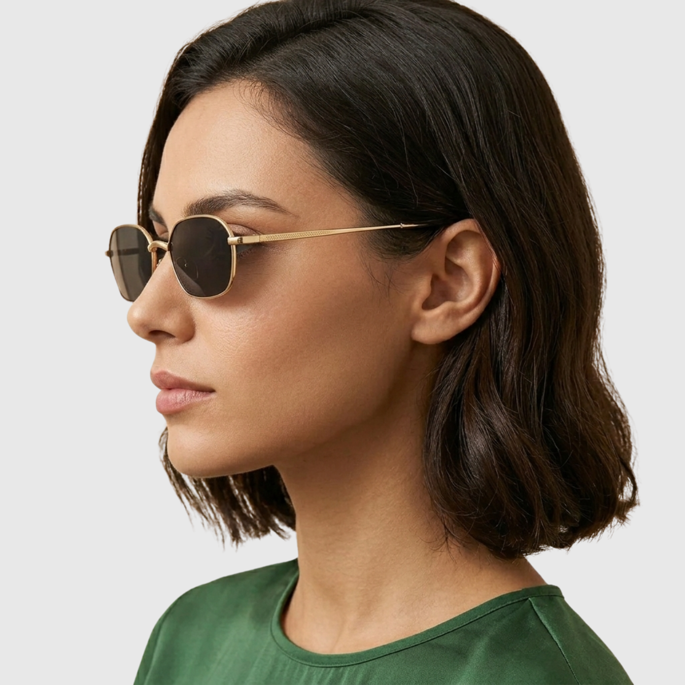 Lunettes de soleil femme hexagonales monture métal protection UV style rétro