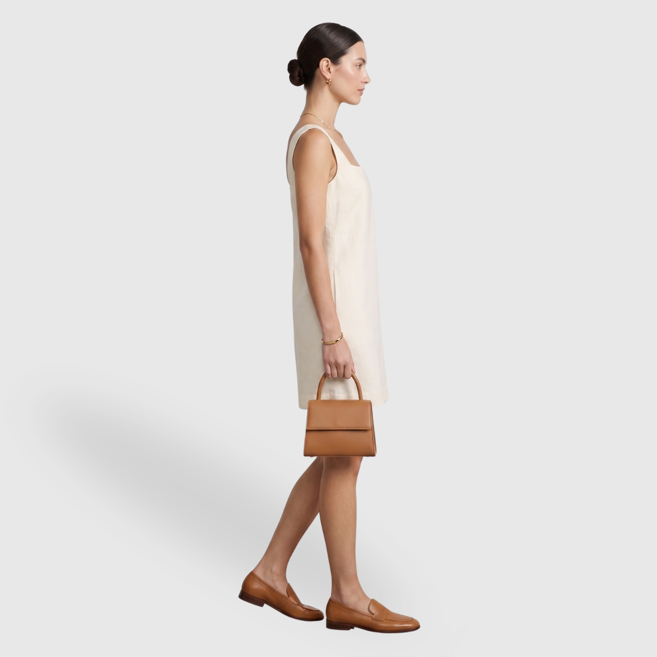 Robe courte femme en lin sans manches col carré