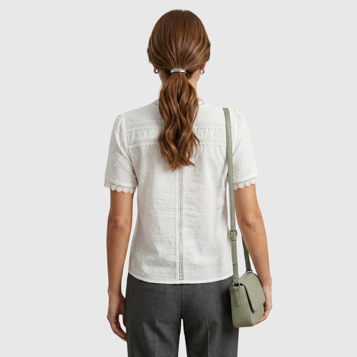 Blouse femme col V texturée manches courtes dentelle style bohème