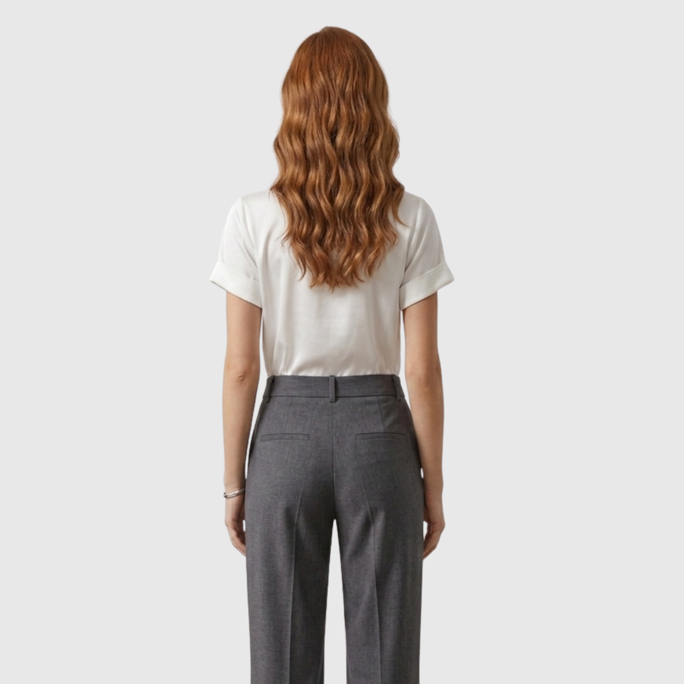 Chemisier femme satin manches courtes col montant ouverture goutte