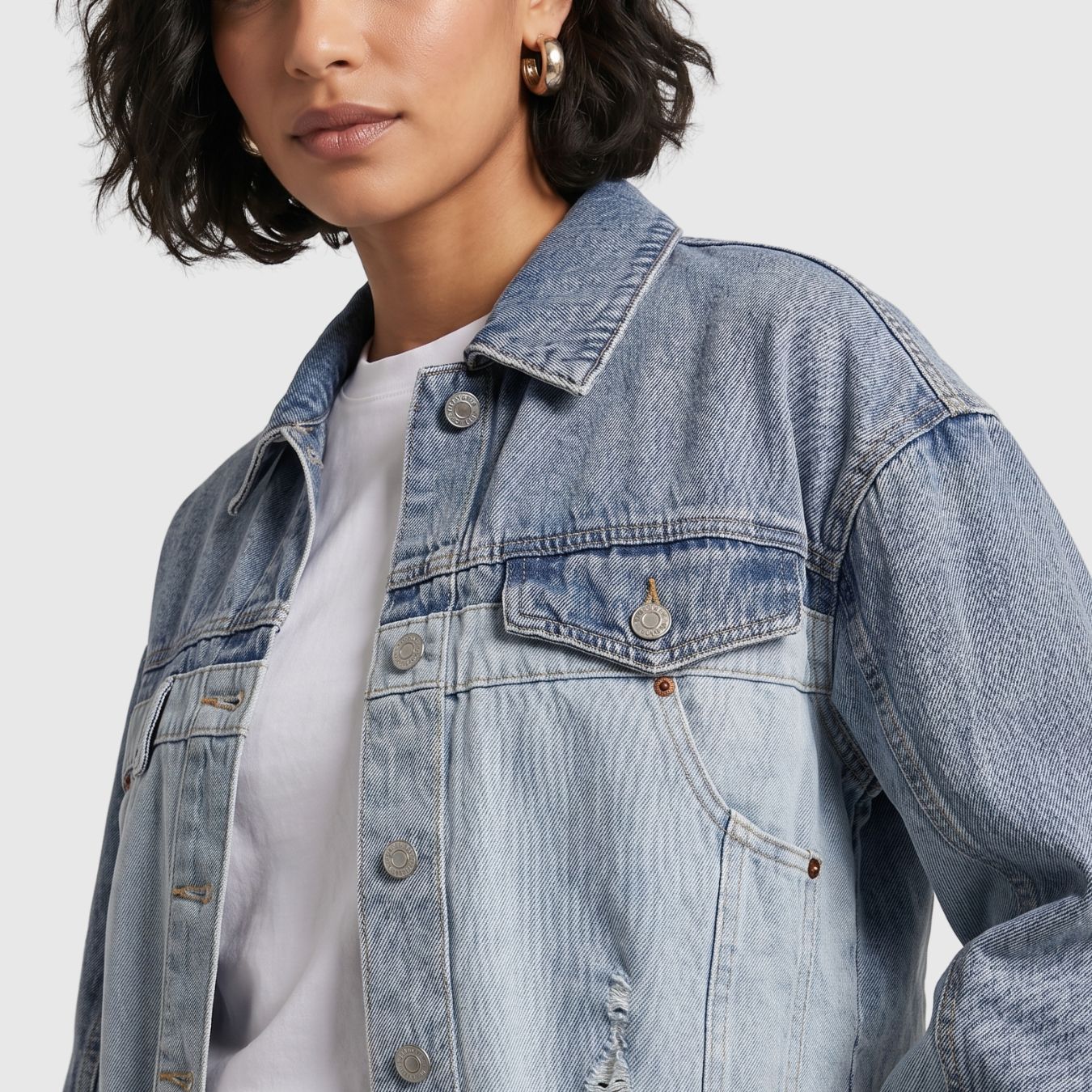 Veste en jean courte femme coupe oversize fermeture boutonnée
