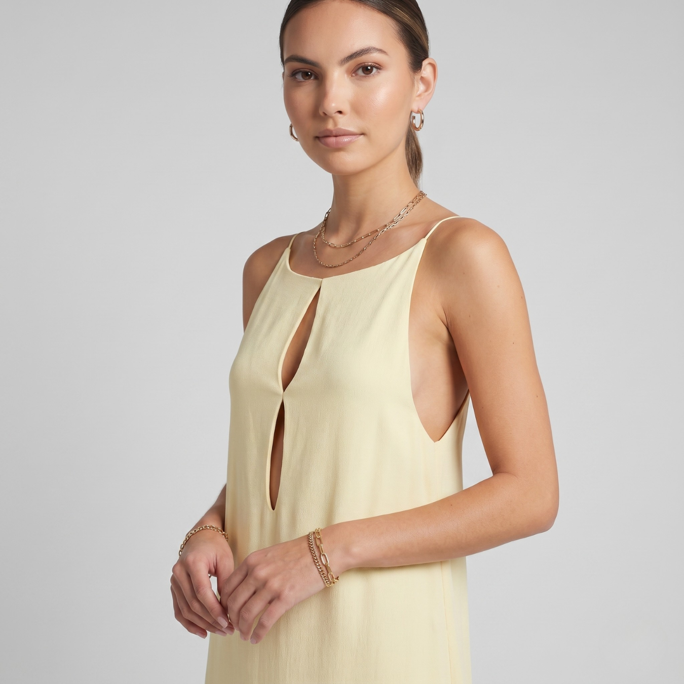 Robe longue dos nu femme bretelles fines coupe fluide