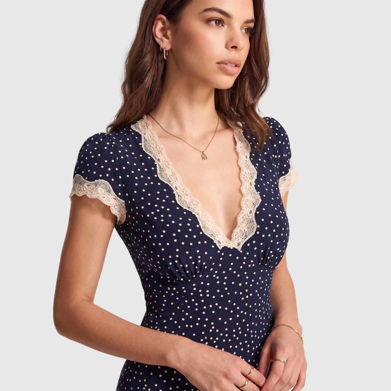 Robe midi femme à pois col V dentelle manches courtes ajustée
