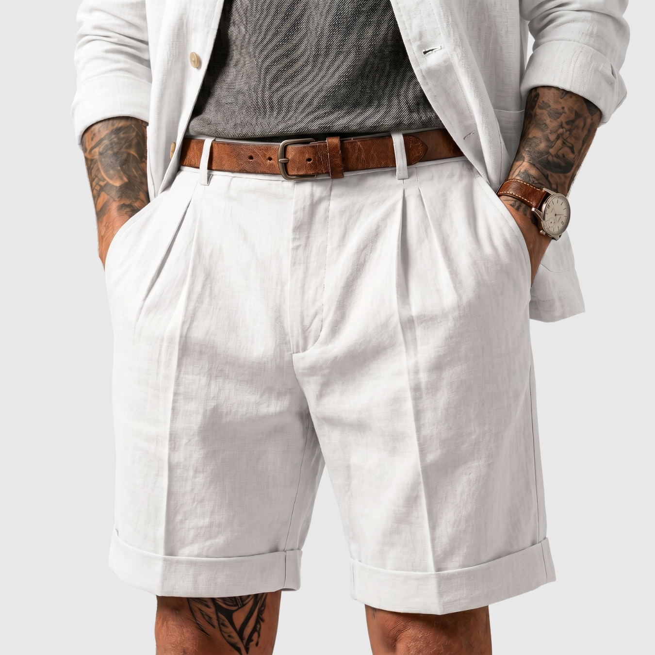 Short homme plissé coupe droite ourlets retroussés taille classique