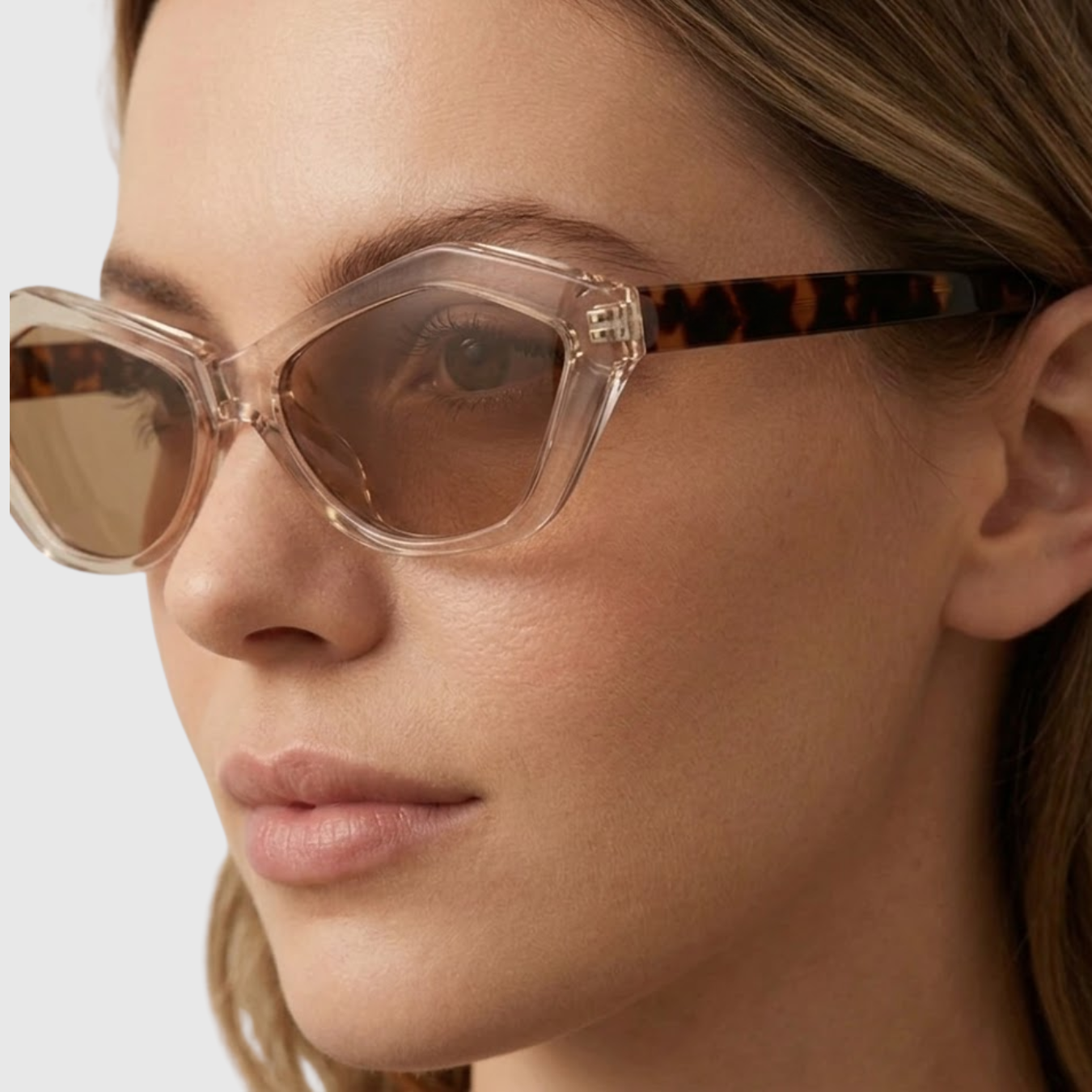 Lunettes de soleil femme protection UV monture épaisse style oversized tendance
