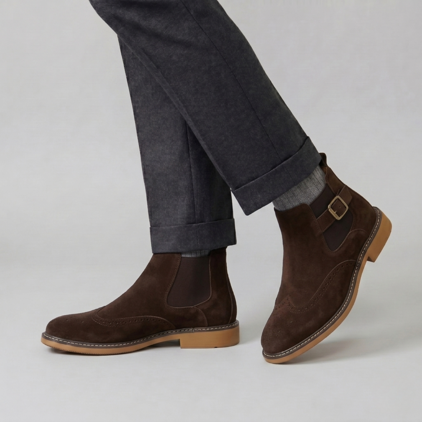 Bottines Chelsea homme suédine style brogue