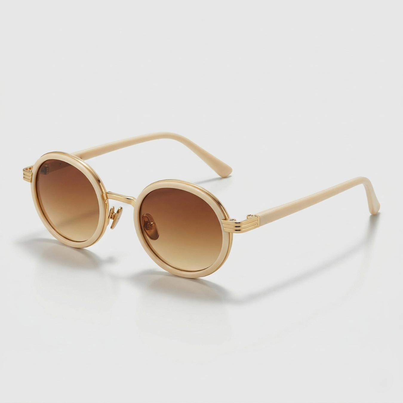 Lunettes de soleil femme monture carrée verres teintés protection UV style oversize