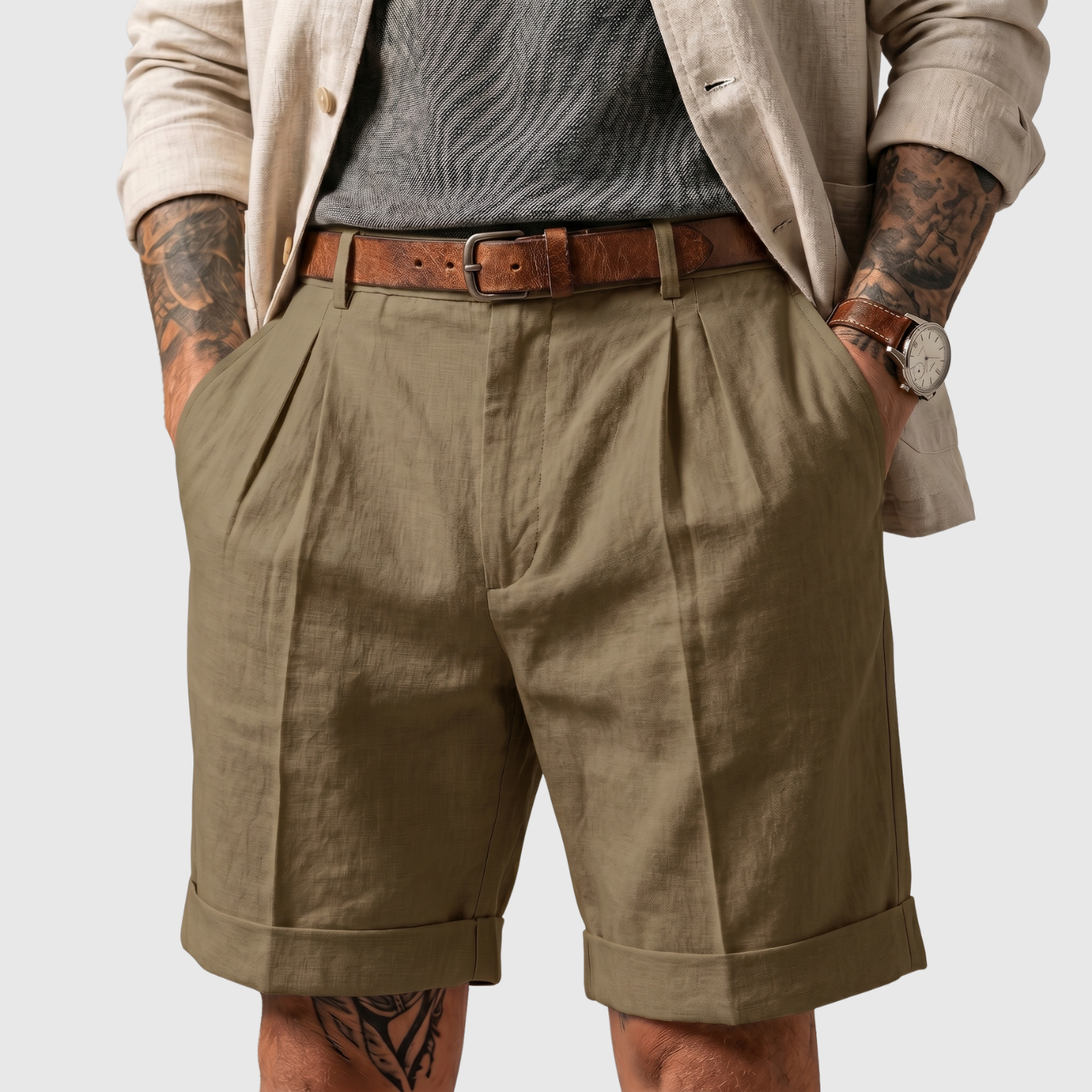 Short homme plissé coupe droite ourlets retroussés taille classique