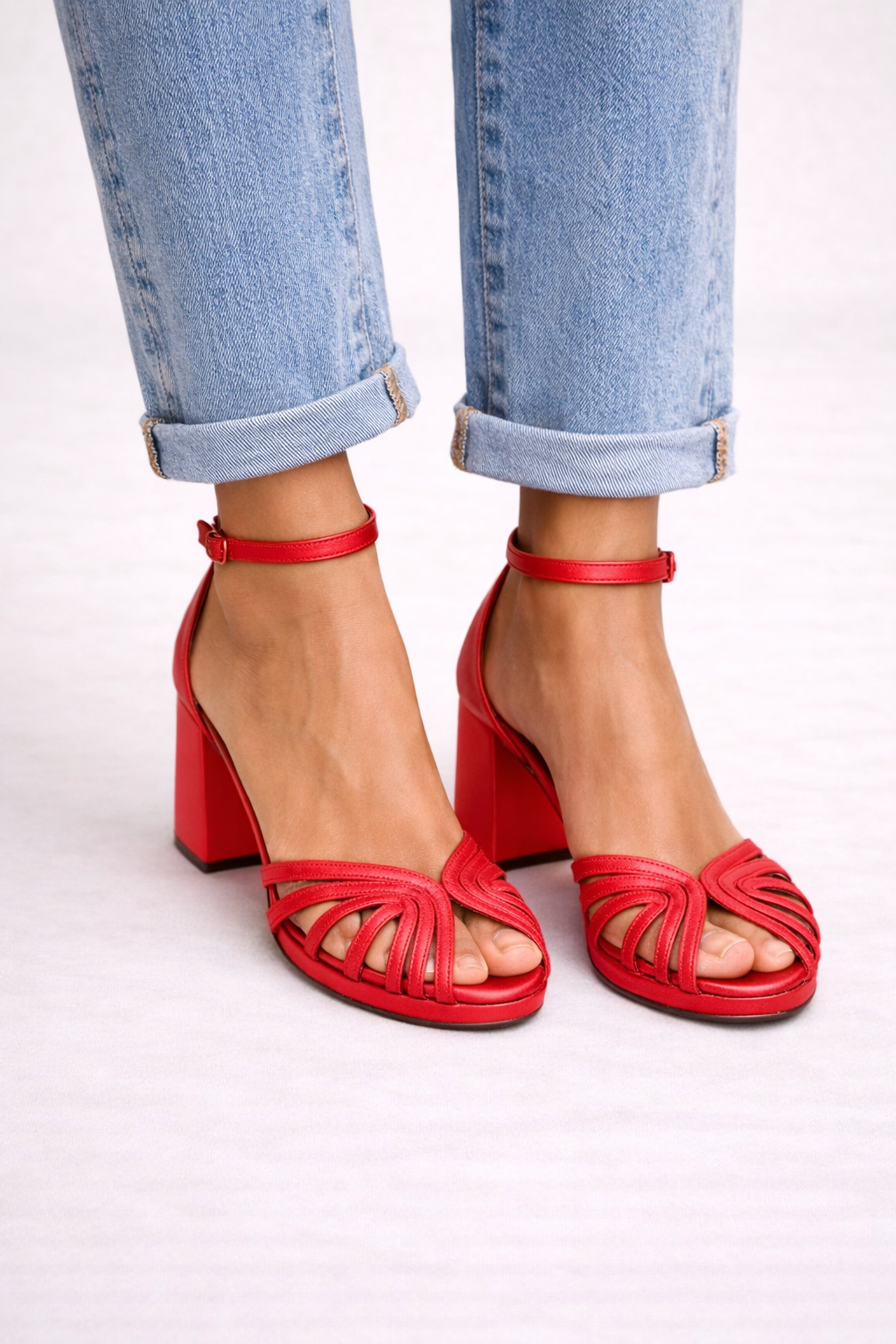 Sandales femme à brides ouvertes talon large