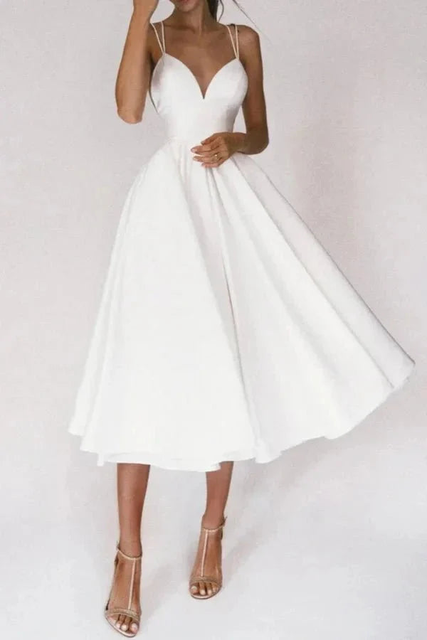 Robe femme col V encolure dégagée coupe élégante