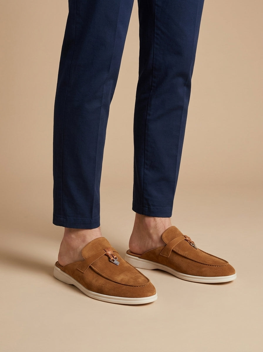 Mocassins mules homme en daim détail barre métal semelle plate