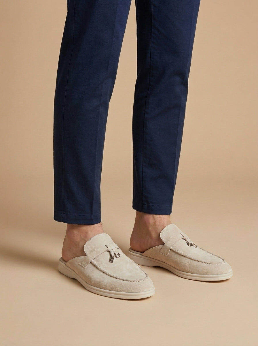 Mocassins mules homme en daim détail barre métal semelle plate