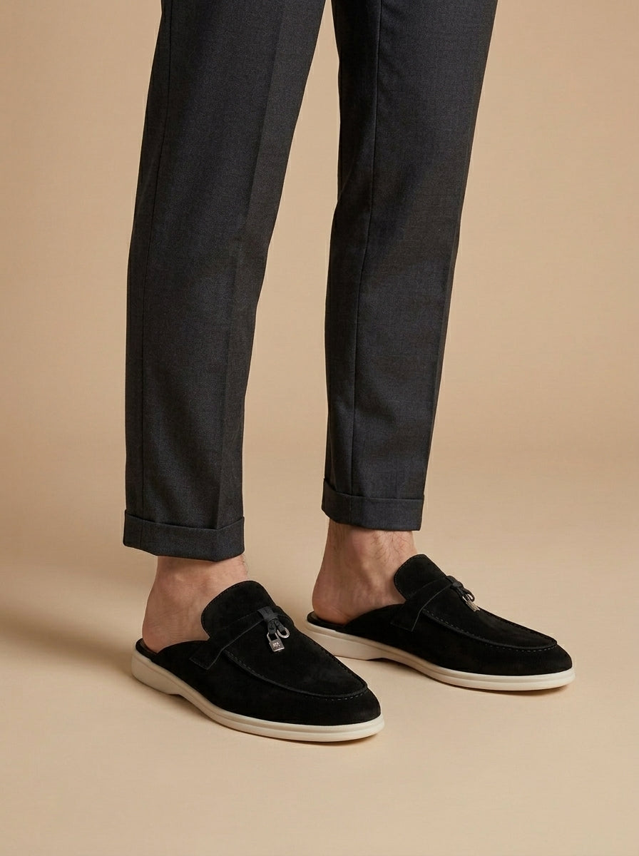 Mocassins mules homme en daim détail barre métal semelle plate