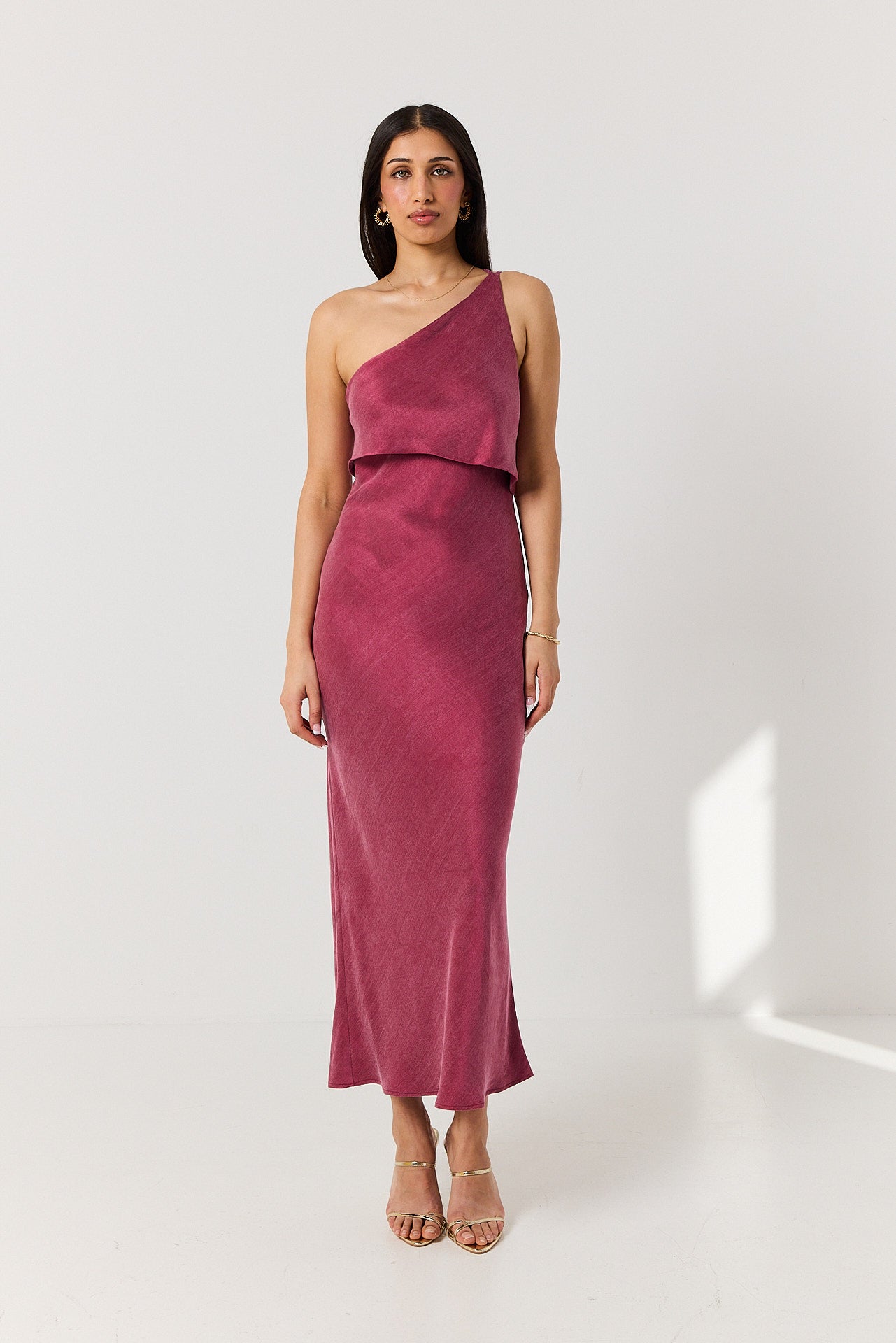 Robe femme monobretelle coupée biais dos ornemental