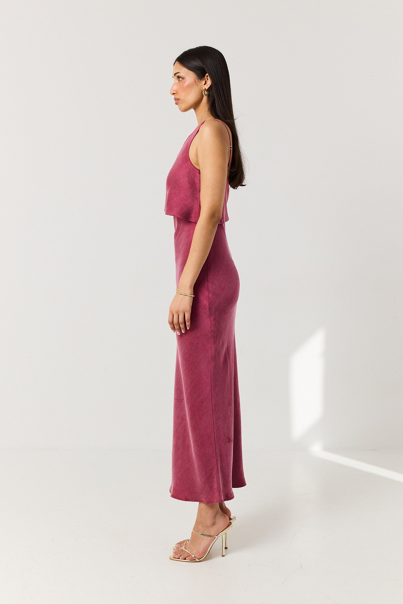 Robe femme monobretelle coupée biais dos ornemental